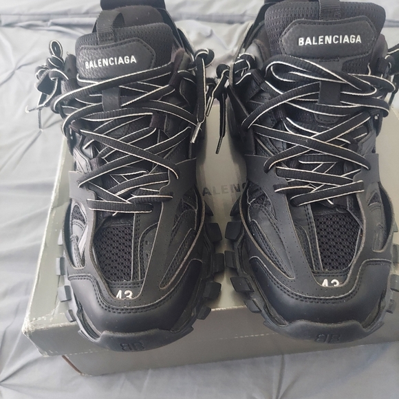 Balenciaga Trackers - Picture 2 of 6
